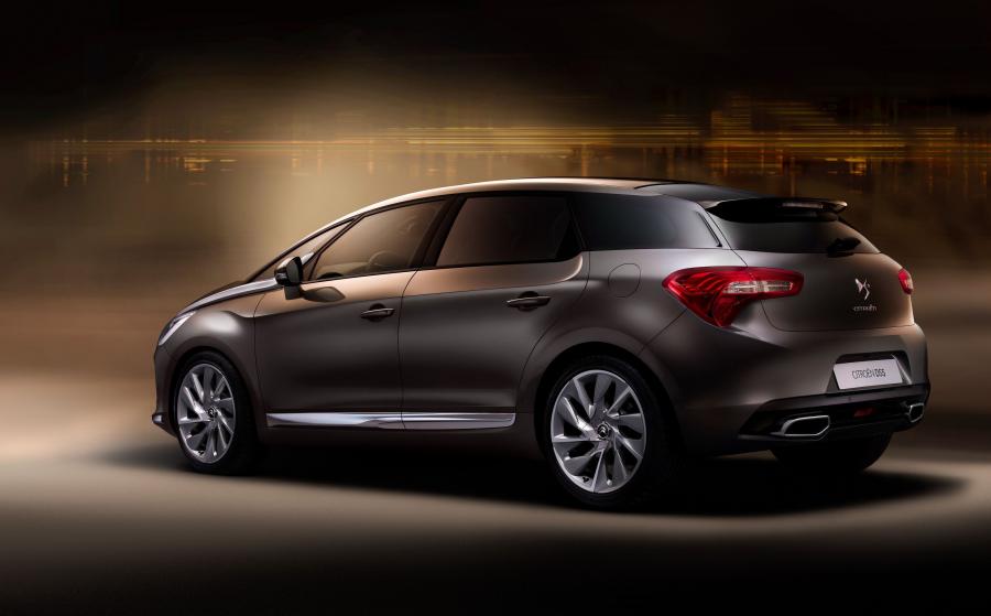  Citroen DS5 2012 года  (фото 82 из 182)
